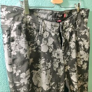 Torrid black floral skinny jeans